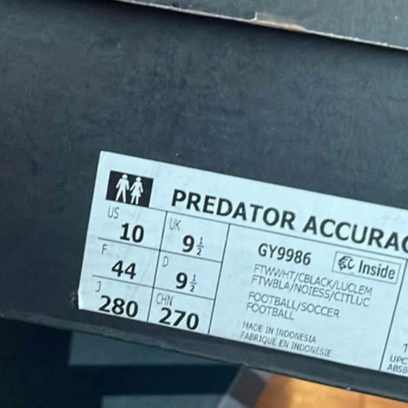 BRAND NEW men adidas predator accuracy indoor soccer shoes size US 10 - Picture 8 of 8